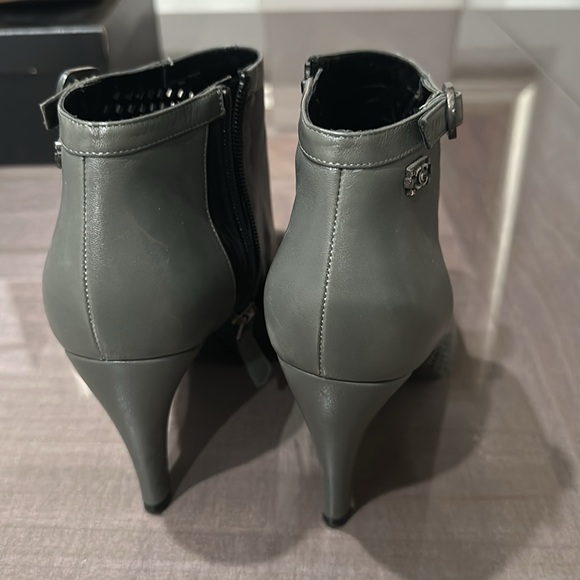 CHANEL Booties - Picture 3 of 7